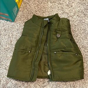 Green Utility Vest with Stand-Up Collar and Relaxed Fit NWOT